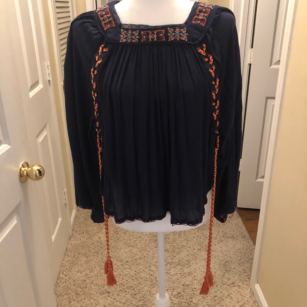 Rocks & Indigo long sleeve top w/ embroidery Sz XS